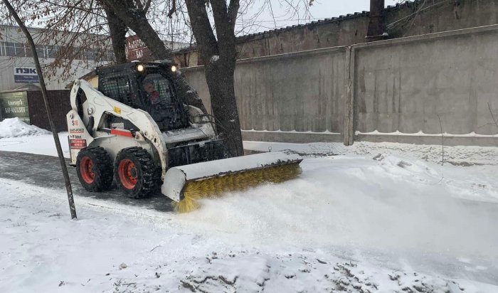 За сутки с улиц Иркутска вывезли 250 тонн снега
