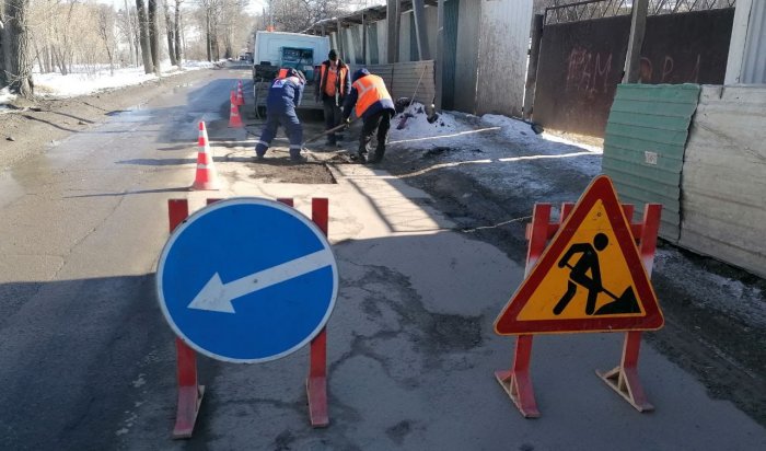 Более 200 квадратных метров ям устранили на дорогах Иркутска