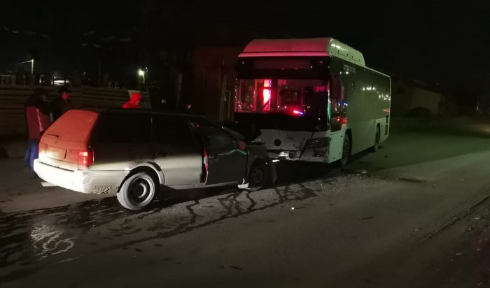 Один человек пострадал в ДТП с автобусом в Братске
