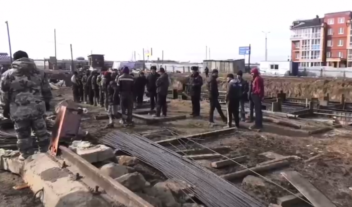 Строительная компания в Иркутске понесет ответственность за найм нелегалов (Видео)
