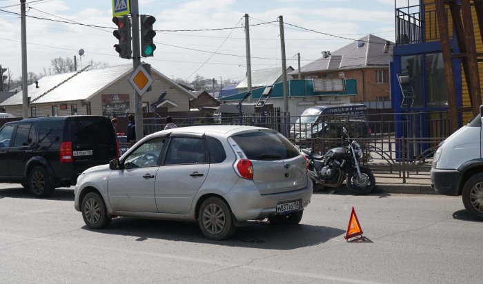 В Иркутске мотоциклист пострадал при столкновении с автомобилем
