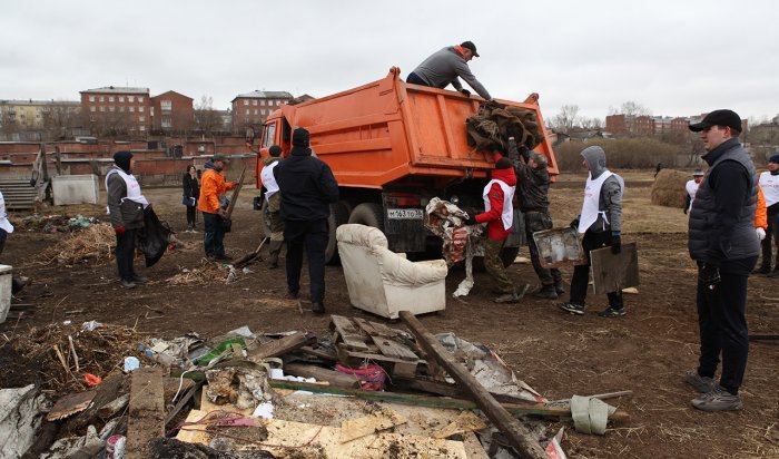 1200 тонн мусора собрали горожане во время общегородского субботника в Иркутске