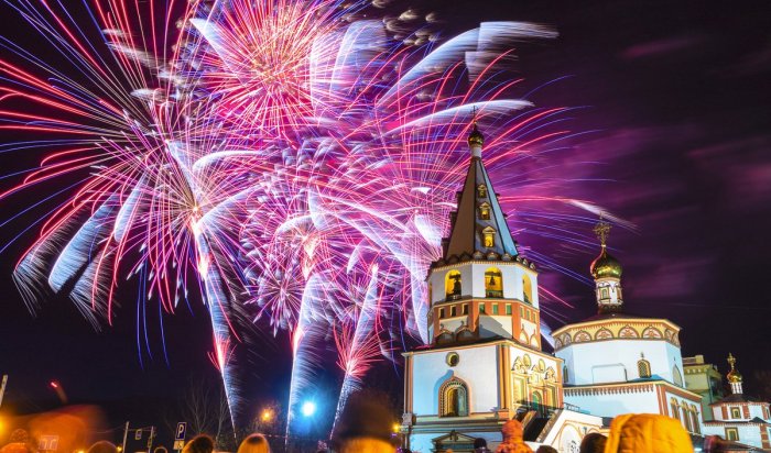 Салют в День Победы запустят в 22:00 на Нижней Набережной