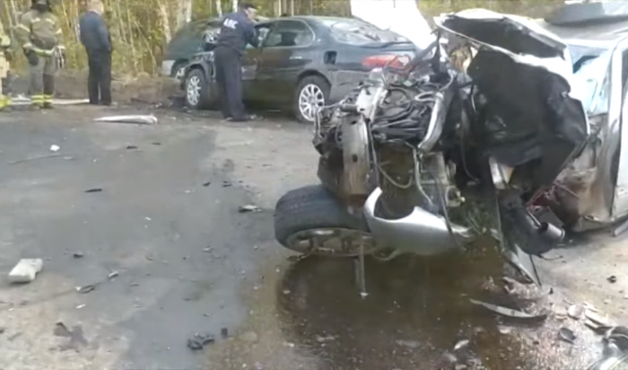 В Усть-Илимске две женщины погибли в результате ДТП с тремя автомобилями (Видео)