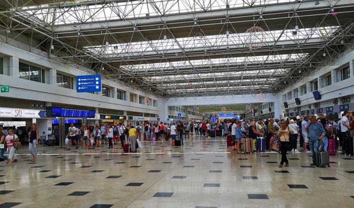 Русскоговорящий мужчина попытался совершить самоубийство в турецком аэропорту