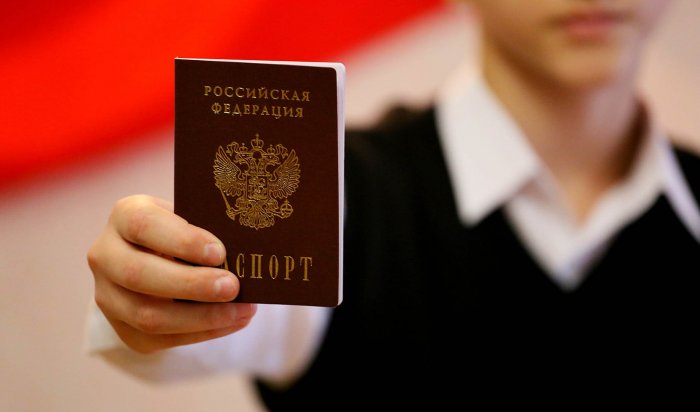 «Известия»: В Херсонской области будут давать паспорта РФ жителям со всей Украины