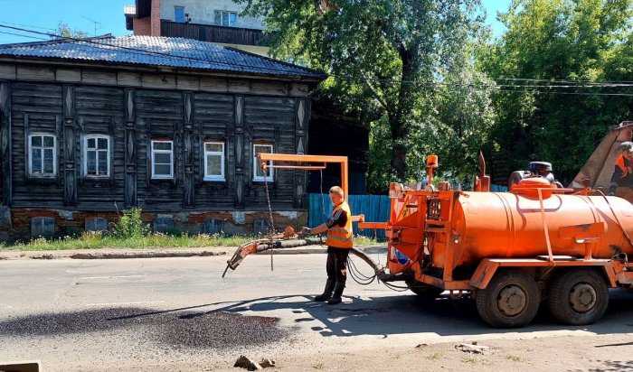 Пять тысяч квадратных метров дорог отремонтировали с начала июня в Иркутске