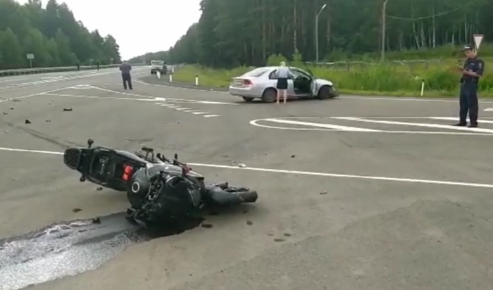 Мотоциклист скончался от столкновения с автомобилем в Тайшетском районе (Видео)