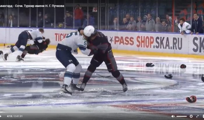 Российские хоккеисты устроили массовую драку на второй секунде матча
