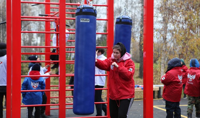 На острове Юность появилась первая в Иркутске площадка для бокса