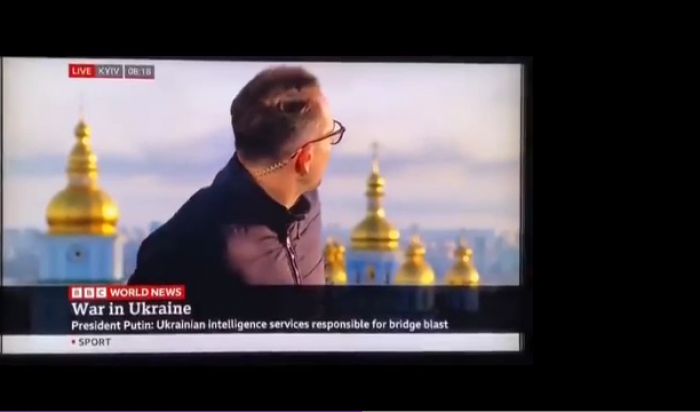 Взрывы в Киеве попали в прямой эфир Би-би-си (Видео)