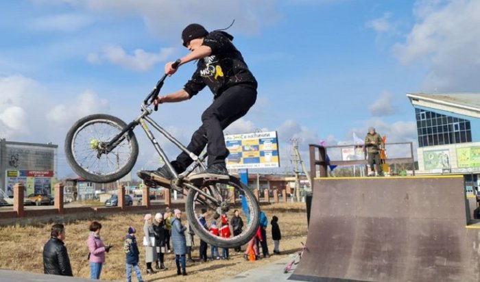 В Иркутске в предместье Рабочее открыли скейт парк