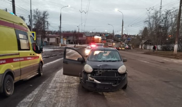В Братске пьяный водитель сбил двух пешеходов