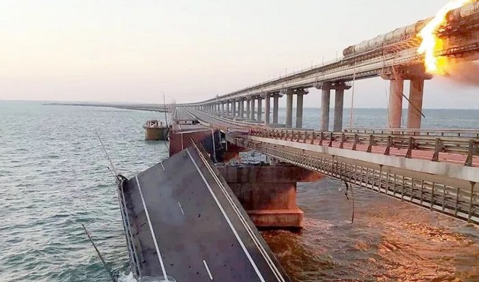 Движение по разрушенной стороне Крымского моста будет возобновлено в декабре