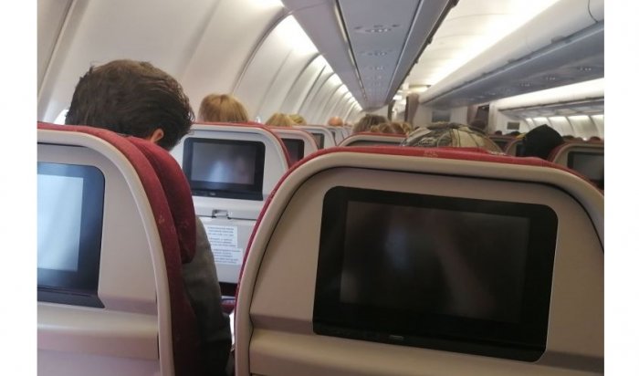 Из-за дебошира самолет, летевший из Иркутска в Москву, вынужденно сел в Новосибирске (Видео)