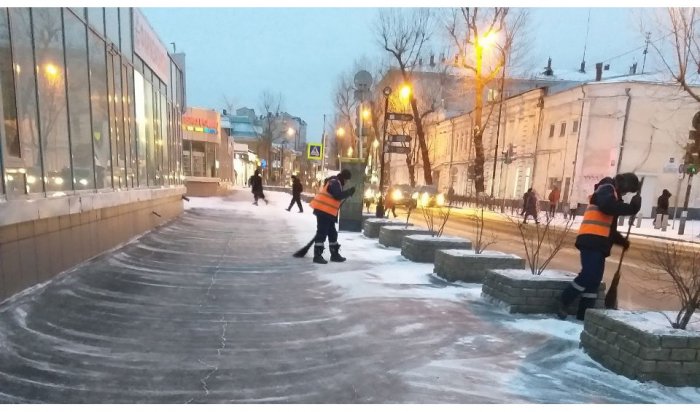 60 единиц снегоуборочной техники работает на улицах Иркутска
