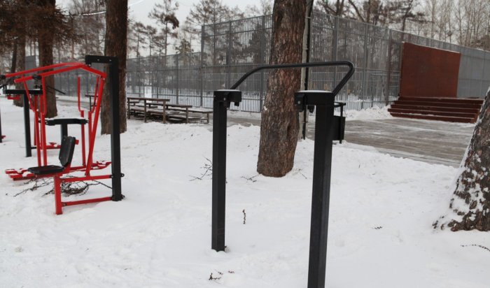 В парке Комсомольском неизвестные испортили детскую игровую площадку