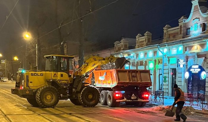 За выходные с улиц Иркутска вывезли 2 400 тонн снега