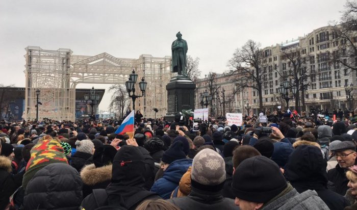В России запретили митинги и пикеты возле зданий госорганов