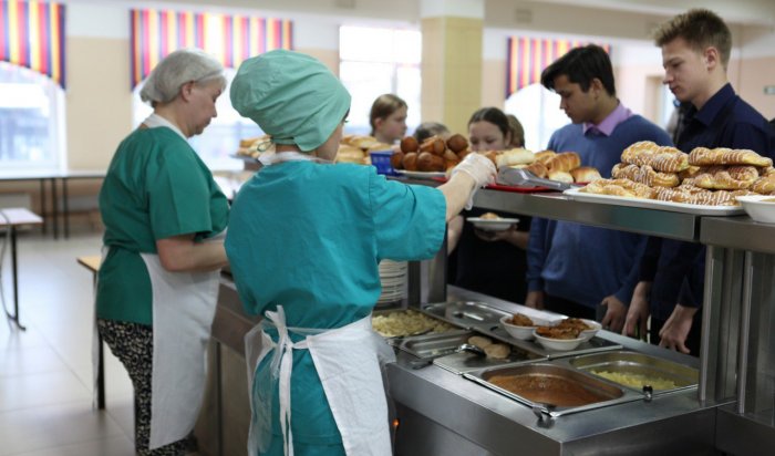 Мэр Иркутска проверил организацию питания в образовательных учреждениях