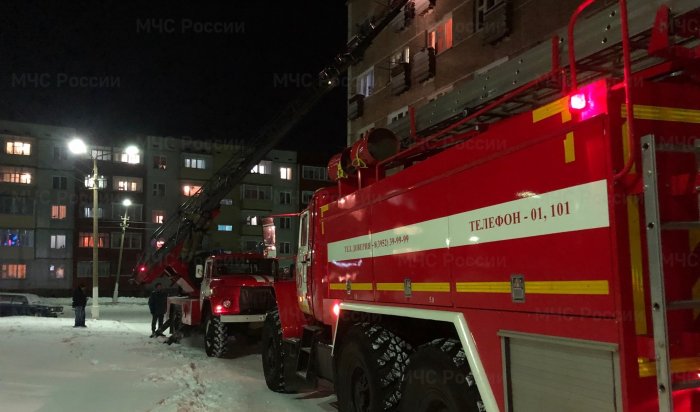 10 человек спасены и 140 эвакуированы при пожаре на Рабочего Штаба ночью 12 декабря