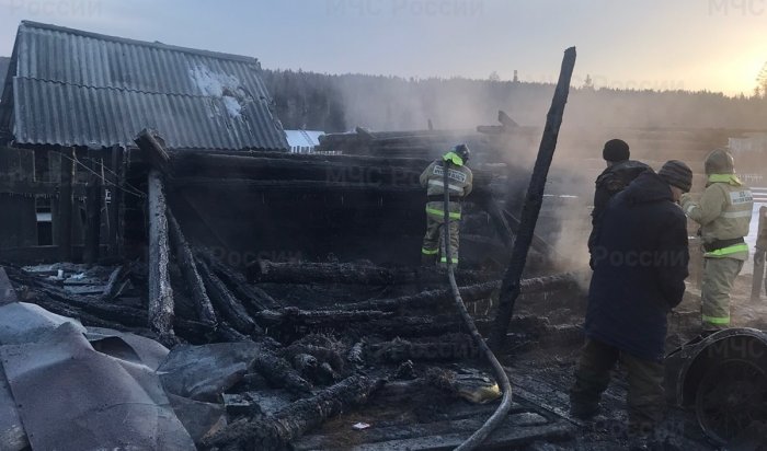 17 животных погибли в пожаре в Тулунском районе