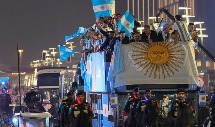 Сборную Аргентины встретили ликованием после победы на ЧМ (Видео)