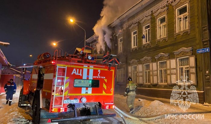 Вечером 25 декабря в Иркутске на Подгорной горел дом