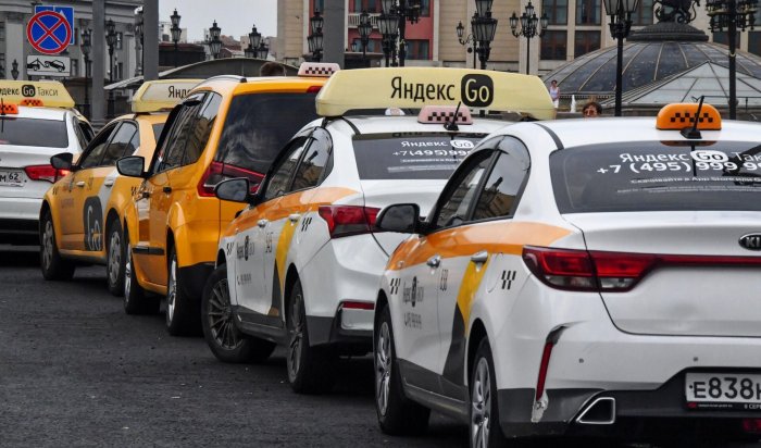 Депутаты Госдумы РФ приняли закон, регулирующий работу такси