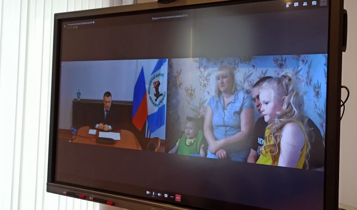 Губернатор Иркутской области принял участие в акции «Елка желаний»