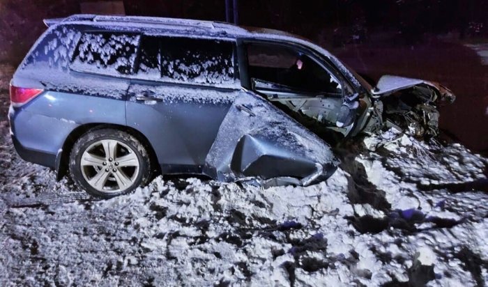 На Качугском тракте произошло ДТП с тремя автомобилями, в результате которого погиб мужчина