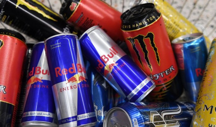 В Думу внесли законопроект о запрете продажи энергетических напитков несовершеннолетним