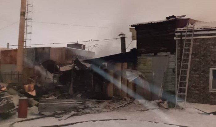 Пожар произошел в кафе на улице Софьи Перовской в Иркутске