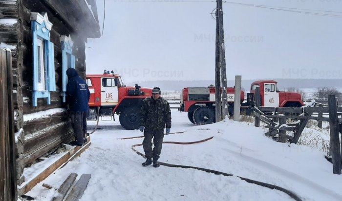 В Иркутской области за сутки на пожарах погибли два человека