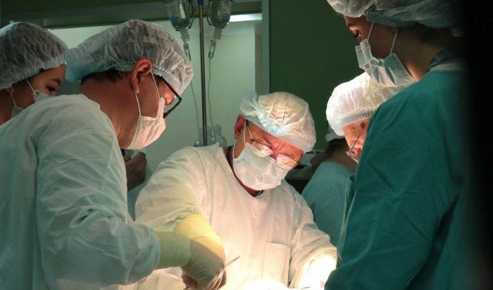 Иркутские хирурги провели ребенку операцию по созданию искусственного пищевода