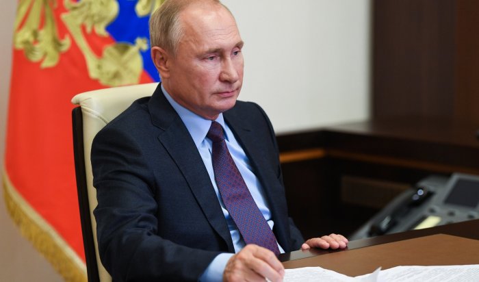 Путин поручил повышать МРОТ в 2023 году выше уровня инфляции