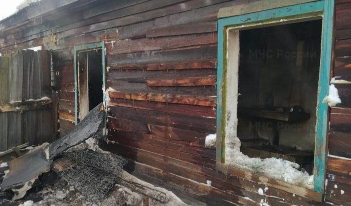 Два ребенка погибли в пожаре в Заларинском районе