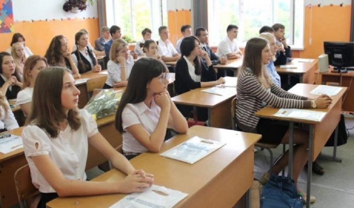 Со следующего учебного года старшеклассники будут изучать СВО на Украине