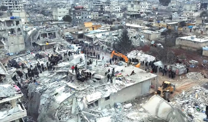 Более семи тысяч человек погибли в Турции после землетрясения