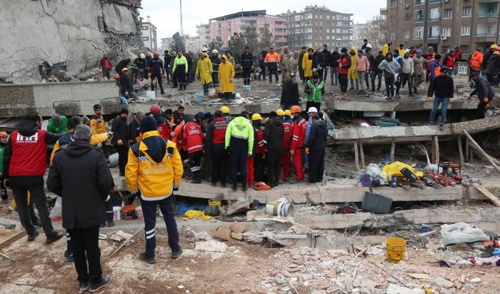 Число погибших при землетрясении в Турции превысило 12 тысяч
