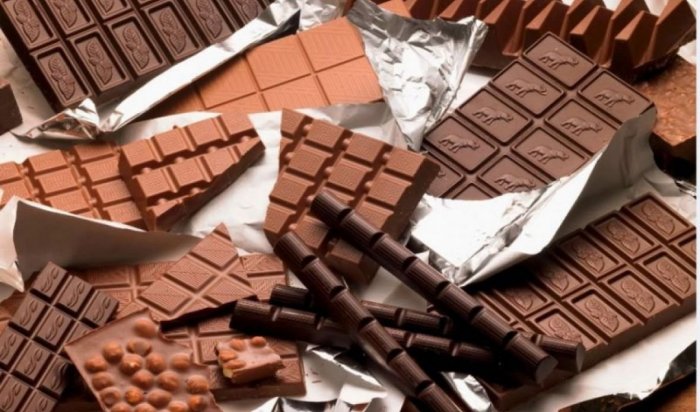 Иркутянин попытался украсть в магазине 86 шоколадок (Видео)