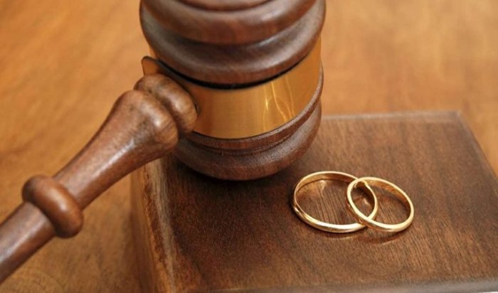 Братчанка получила условный срок за фиктивный брак с иностранцем
