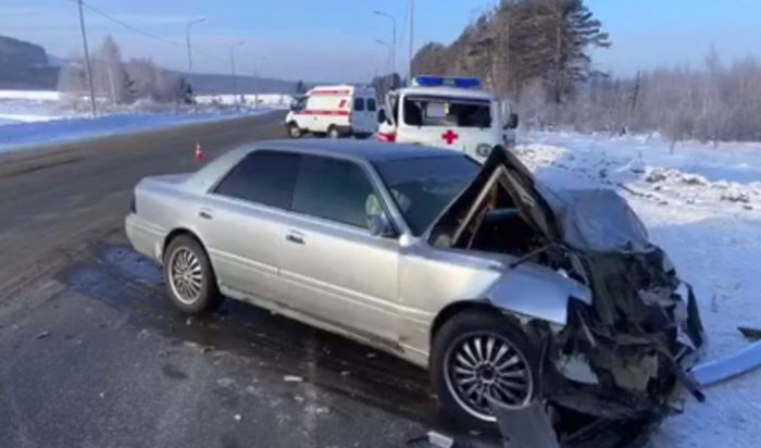 Машина скорой помощи попала в ДТП недалеко от Шелехова (Видео)