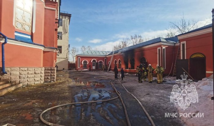 Пожар произошел в подсобном помещении Казанской церкви в Иркутске