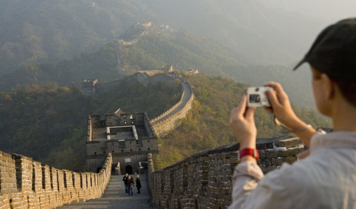 Китай возобновит с 15 марта выдачу всех виз для иностранцев