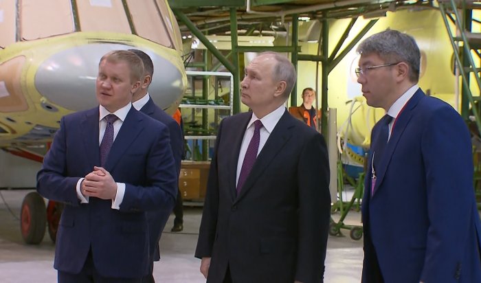 Владимир Путин посетил авиазавод в Улан-Удэ