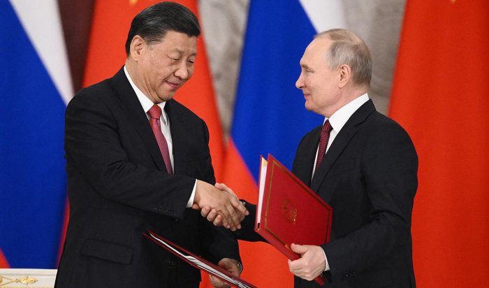 Президенты России и Китая подписали два заявления о сотрудничестве