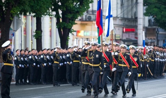 В Крыму и Севастополе отменили парад Победы