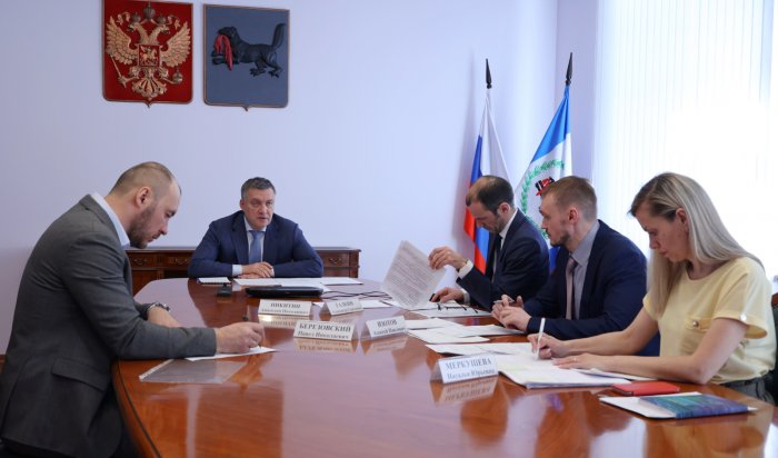 Иркутская область получит 2,2 млрд рублей на расселение граждан из аварийного жилья