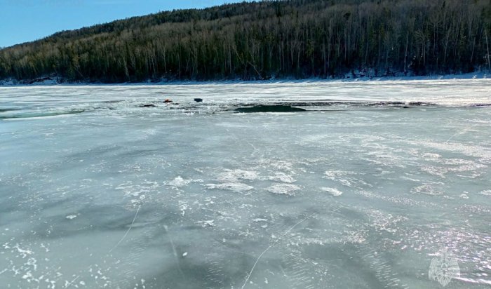 Водитель внедорожника погиб, провалившись под лед на Усть-Илимском водохранилище